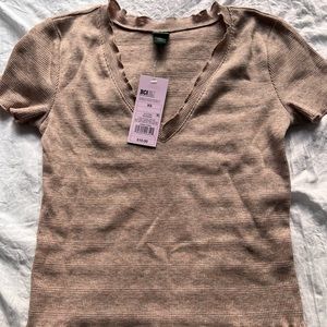 Wild Fable V neck top NWT